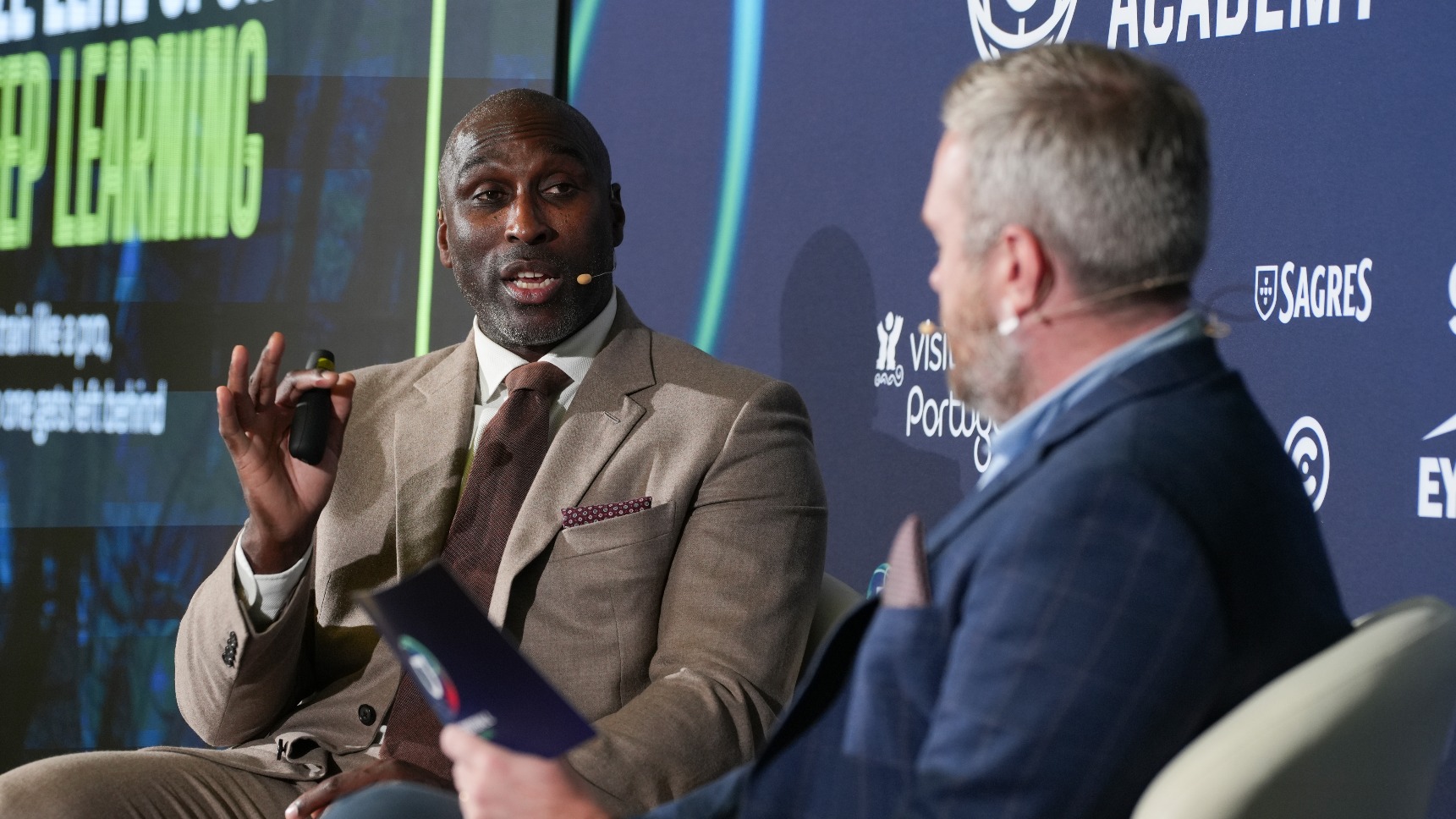 Sol Campbell: IA no Futebol? "Ainda Não Vimos Nada"
